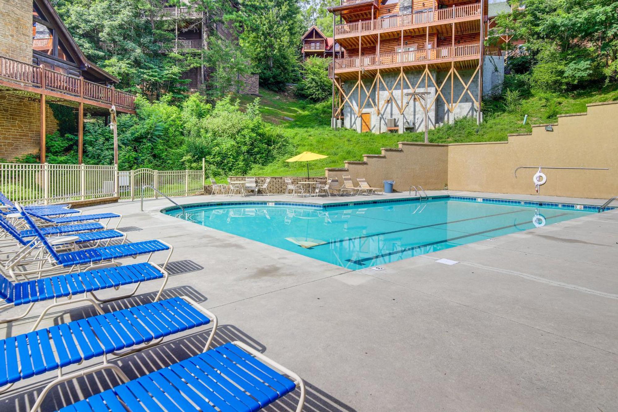 Pigeon Forge Cabin Premier Location And Hot Tub Exterior photo