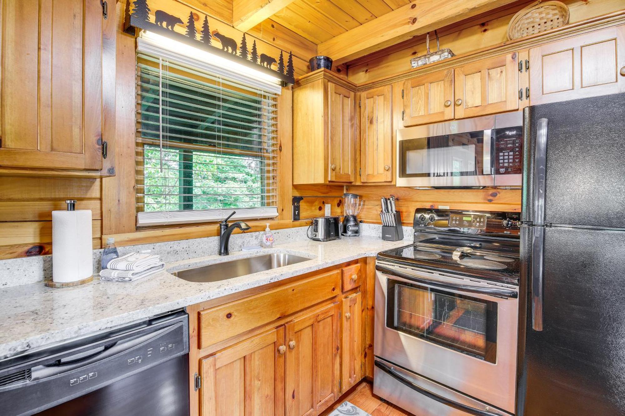 Pigeon Forge Cabin Premier Location And Hot Tub Exterior photo